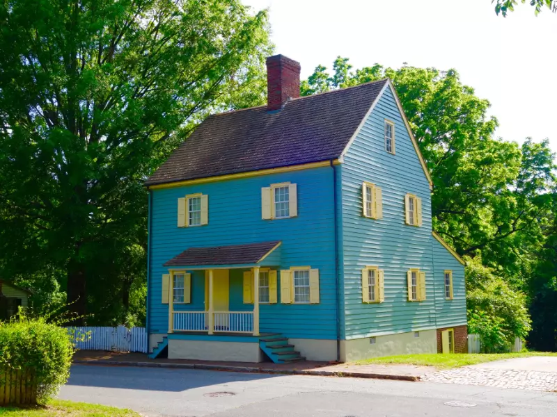 What Colours Make Houses Bigger?